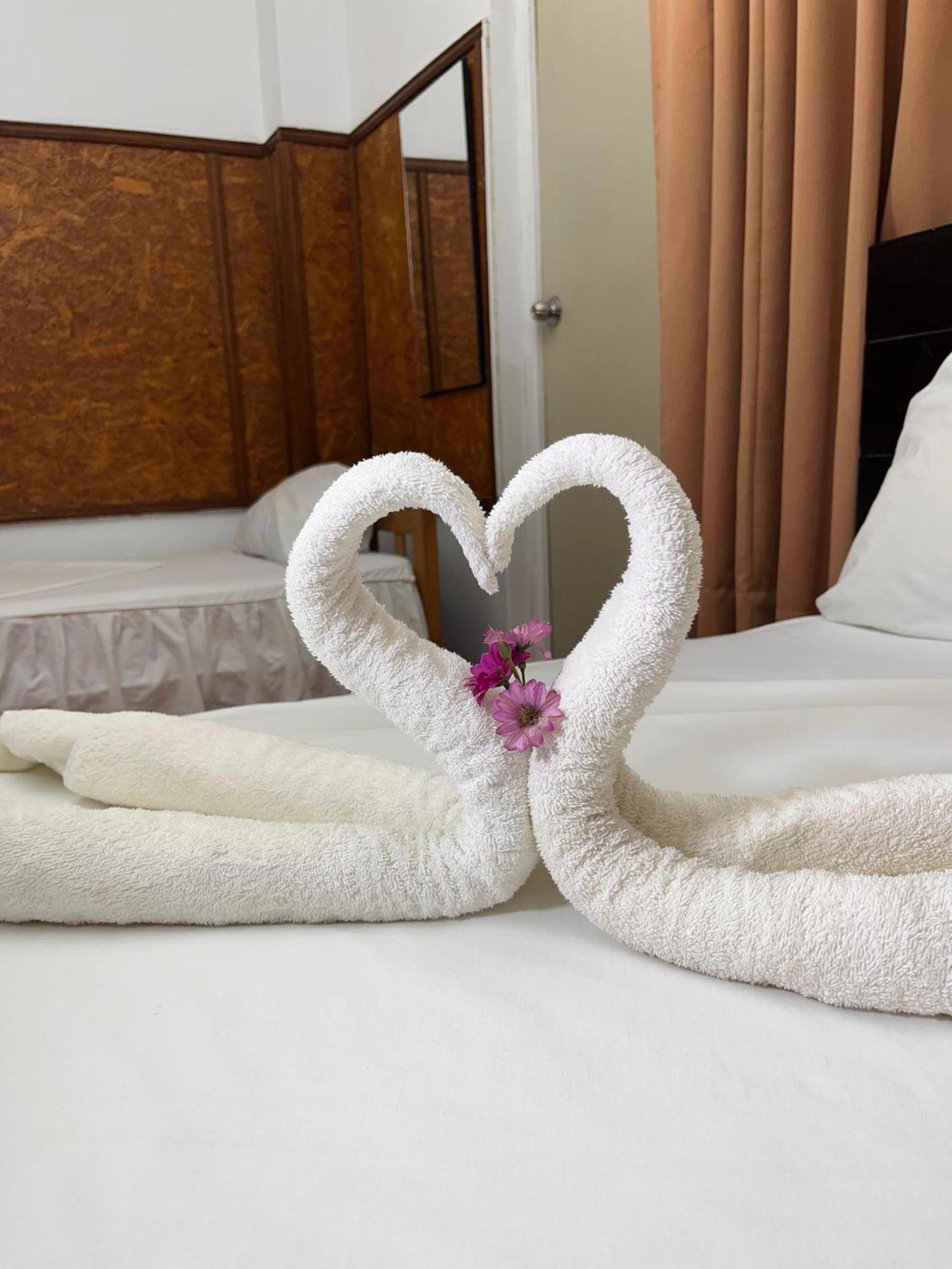 Hospedaje El Emperador Hotel Pucallpa Ngoại thất bức ảnh