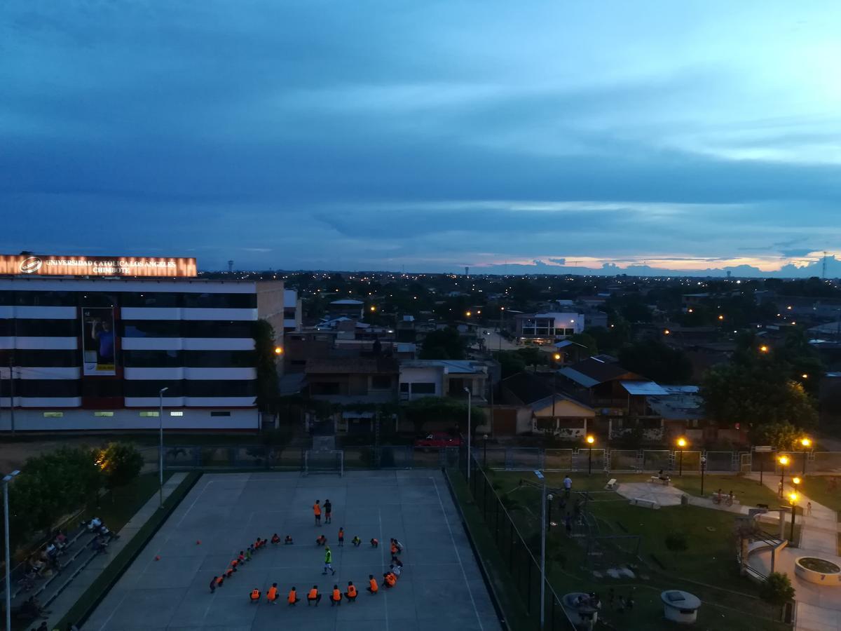 Hospedaje El Emperador Hotel Pucallpa Ngoại thất bức ảnh