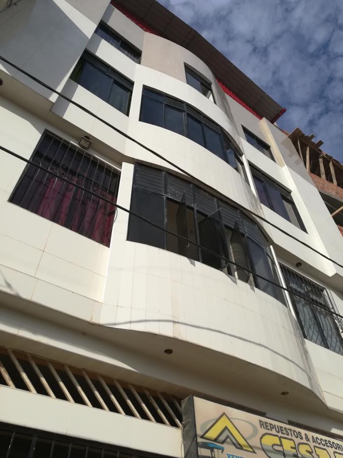 Hospedaje El Emperador Hotel Pucallpa Ngoại thất bức ảnh