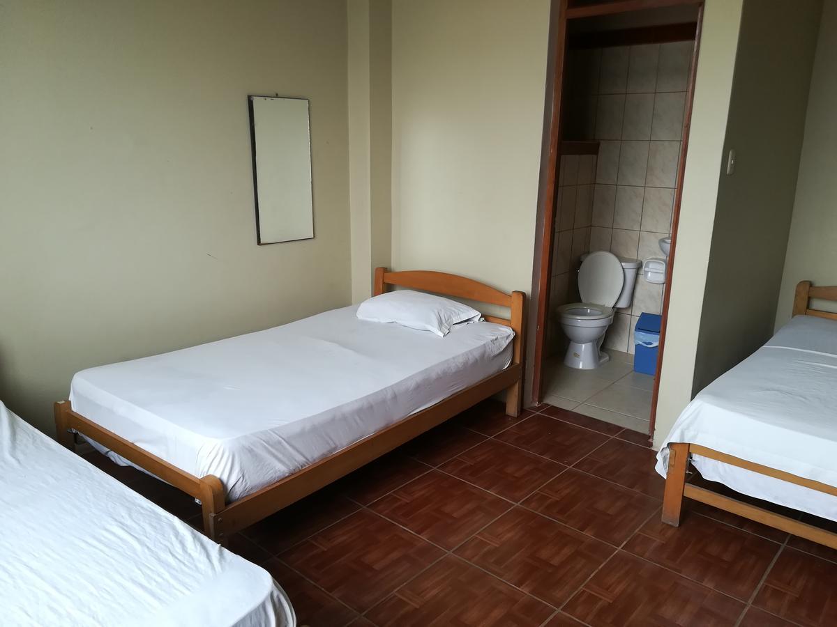 Hospedaje El Emperador Hotel Pucallpa Ngoại thất bức ảnh