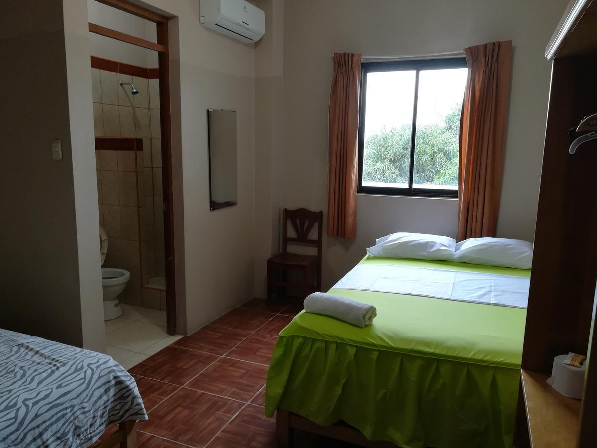 Hospedaje El Emperador Hotel Pucallpa Ngoại thất bức ảnh