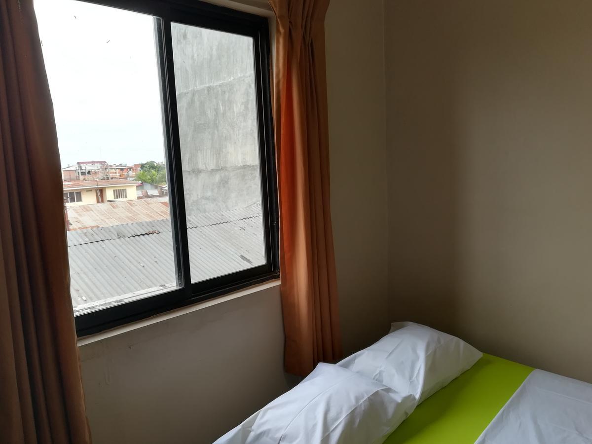 Hospedaje El Emperador Hotel Pucallpa Ngoại thất bức ảnh