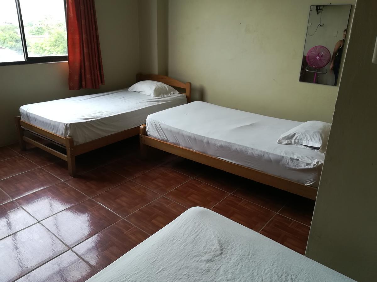 Hospedaje El Emperador Hotel Pucallpa Ngoại thất bức ảnh