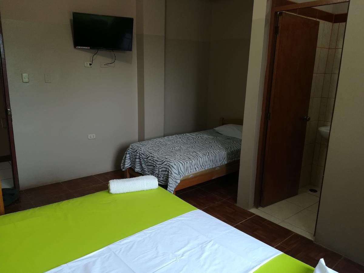 Hospedaje El Emperador Hotel Pucallpa Ngoại thất bức ảnh
