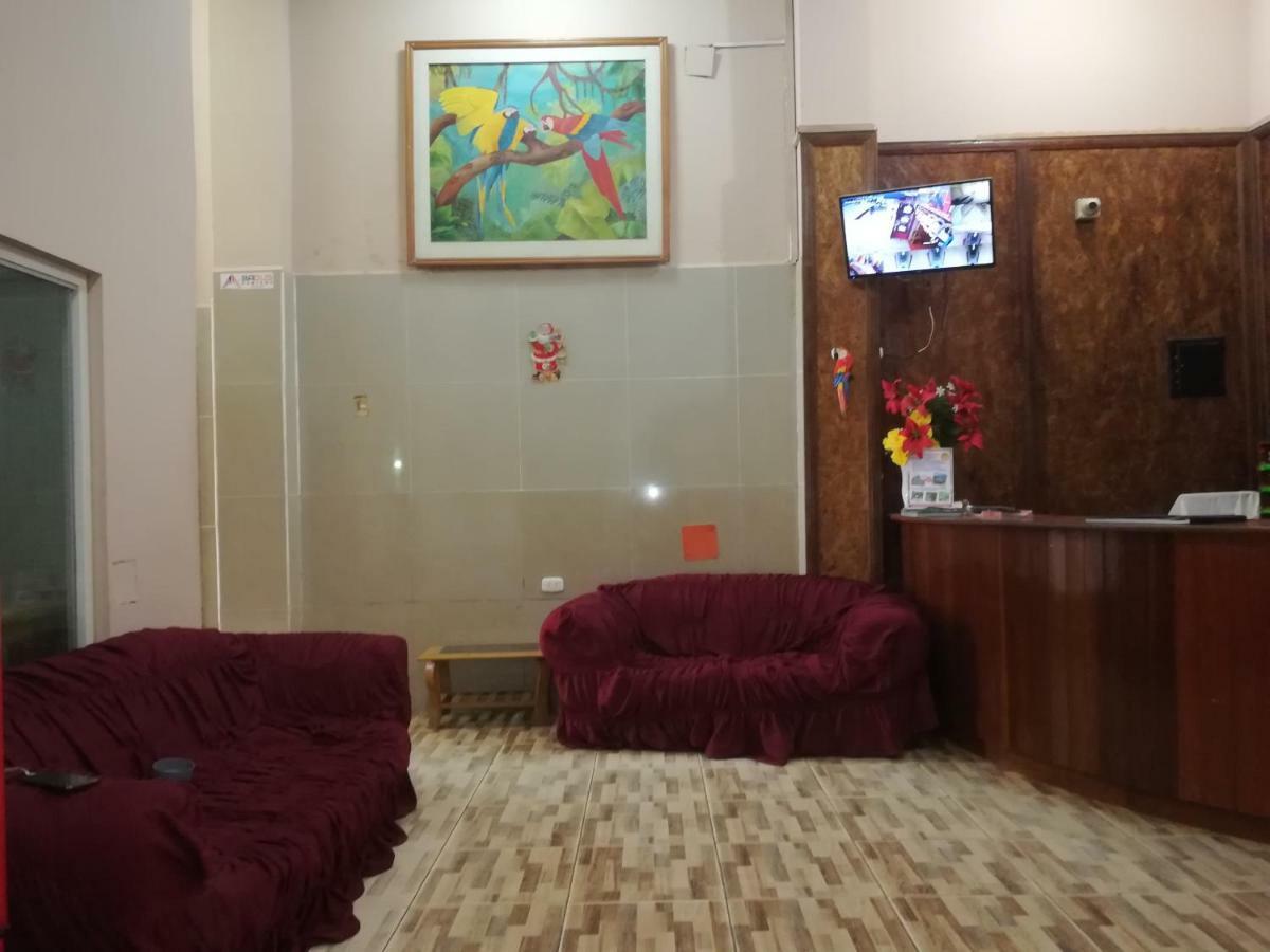 Hospedaje El Emperador Hotel Pucallpa Ngoại thất bức ảnh